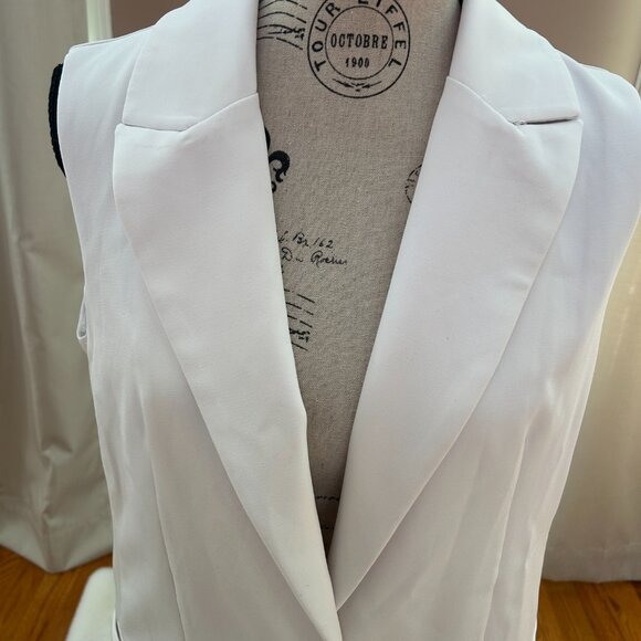 Vest Bar 111 - Picture 2 of 5